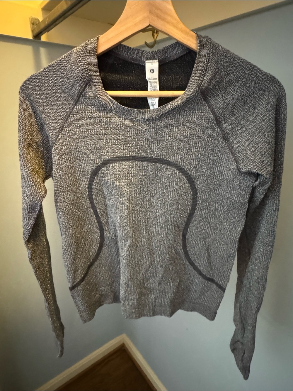 Lululemon long sleeved Swiftly black sparkle shirt